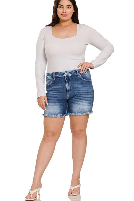 PLUS MID RISE RAW FRAYED HEM DENIM SHORTS