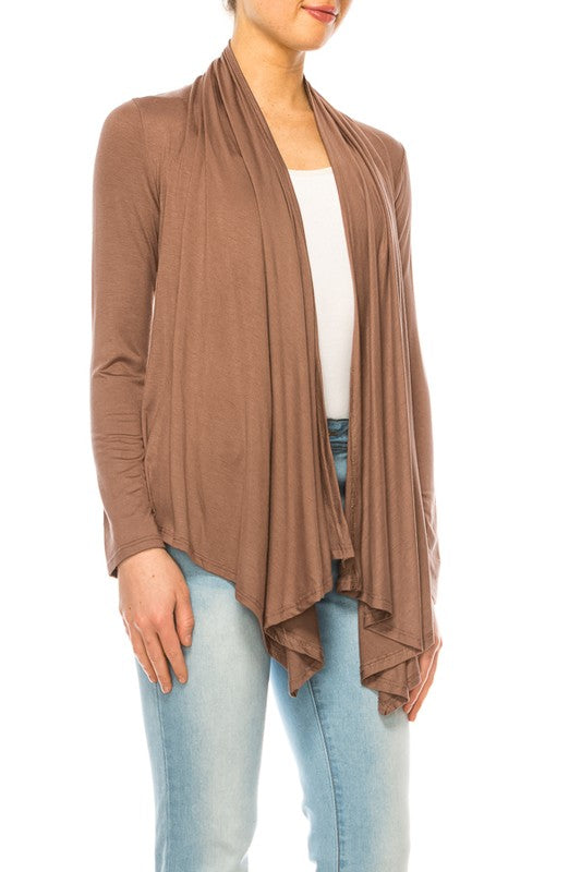 Solid, waist length cardigan in a relax fit