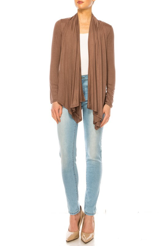 Solid, waist length cardigan in a relax fit